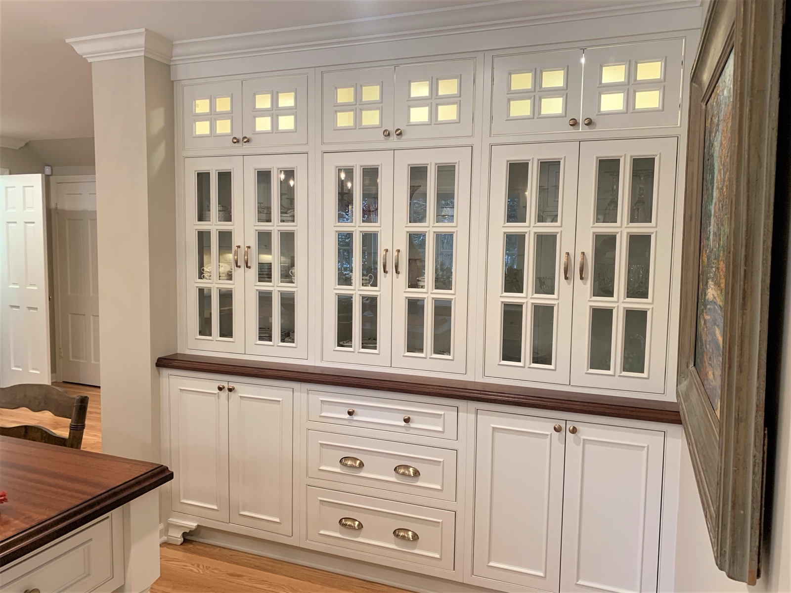 Rief White Hutch